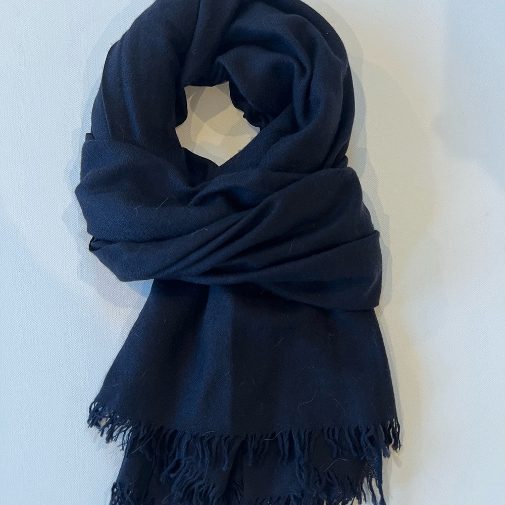John Varvatos Navy 100% Cashmere Scarf - Picture 2 of 6